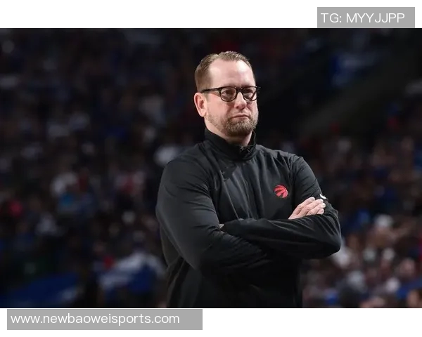 怒火中烧纳斯对球权判罚不满当场对裁判怒吼不止 怒火中烧纳斯对球权判罚不满当场对裁判怒吼不止